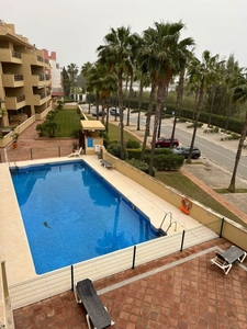 Piso en venta en avenida De la Marina de 2 habitaciones con terraza y piscina