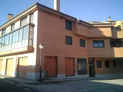 Piso en venta en Calle Segovia en Espirdo por 37,500 €