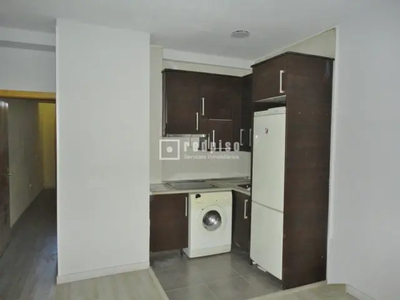 Piso en venta en Madrid, Zona de - Villaverde, Distrito - Butarque en Butarque por 84,950 €