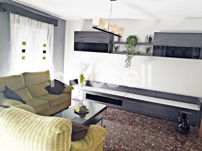Piso en venta en Mancha Real de 3 habitaciones con terraza y garaje