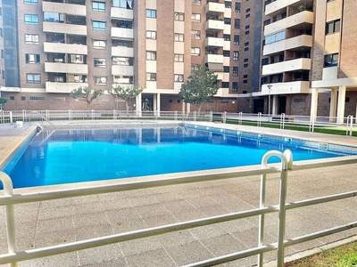 Venta de piso en paseo De la Ribera de 3 habitaciones con terraza y piscina