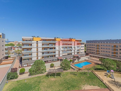 Venta de piso en Poblenou - L'Olivar Gran de 3 habitaciones con terraza y piscina