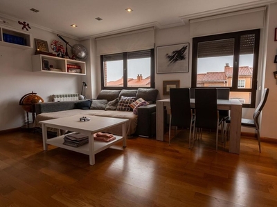 Venta de piso en San Fernando - Carretera de Valencia de 3 habitaciones con garaje y calefacción