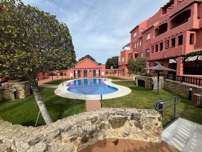 Venta de piso en Virgen del Mar - Zona Mercadona de 2 habitaciones con terraza y piscina