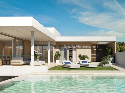 Villa en venta en Estepona