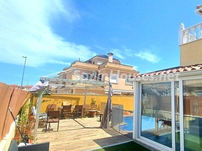 Villa en venta en Orihuela Costa