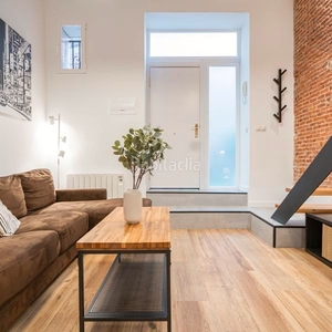 Alquiler apartamento loft dúplex de diseño frente al retiro en Madrid