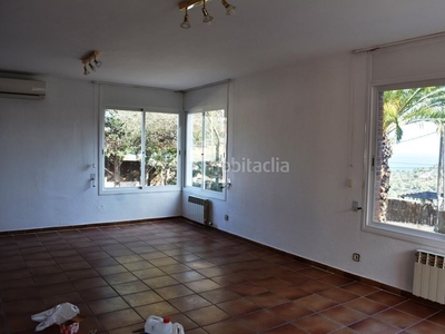 Alquiler casa en 342 36 viva en la prestigiosa zona de montemar, cerca del pueblo y viendo el mar en Castelldefels