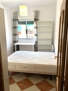 Alquiler de Habitación en calle de Herminio Puertas, 58