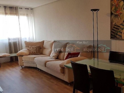 Alquiler de piso en Centro - Logroño de 2 habitaciones con terraza y muebles