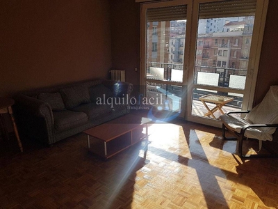 Alquiler de piso en Centro - Logroño de 3 habitaciones con terraza y muebles