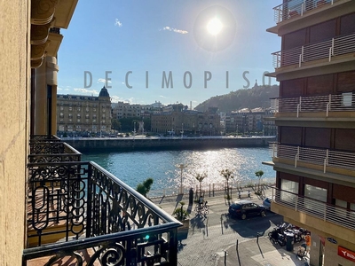 Alquiler de piso en Gros de 1 habitación con terraza y muebles