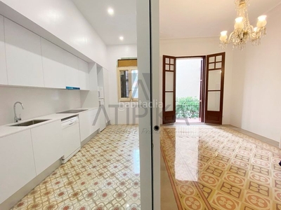 Alquiler piso amplio piso de 165 m2 recién reformado ideal para vivir y trabajar en plena Vila de Gràcia en Barcelona