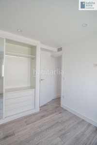 Alquiler piso en calle clara del rey piso con 2 habitaciones con ascensor, calefacción y aire acondicionado en Madrid