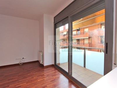 Alquiler piso impecable piso en el centro en Roses-Castellbell Sant Feliu de Llobregat