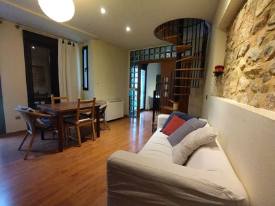 Ático en alquiler en Centro - Segovia de 2 habitaciones con terraza y muebles