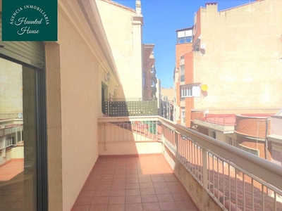 Ático en alquiler en Villacerrada - Centro de 2 habitaciones con terraza y garaje