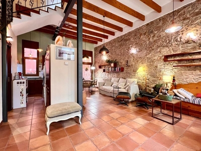 Casa de pueblo totalmente rehabilitada 2016 (3 dormitorios + 2 baños) terraza privada 17m2. en Sant Feliu de Guíxols