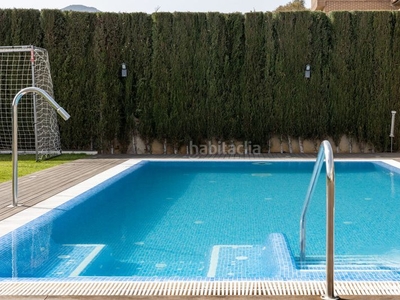 Casa villa nature, una impresionante propiedad de casi 1.000m2 de parcela y con una elegante arquitectura mezclada con funcionalidad. en Málaga