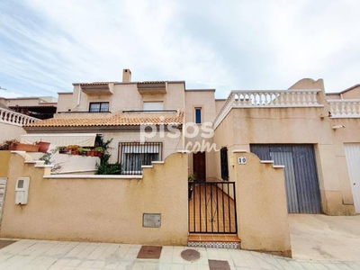 Chalet pareado en venta en Calle Alahambra