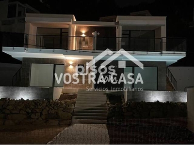 Chalet pareado en venta en Chiva