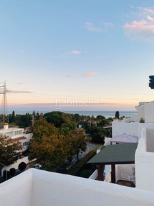 Dúplex duplex con vistas al mar y a la montaña. en Marbella
