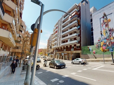 Local Comercial de venta en Barcelona, zona Sants-Badal