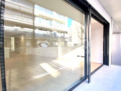 Piso con 2 habitaciones con ascensor, parking, piscina, calefacción y aire acondicionado en Hospitalet de Llobregat (L´)