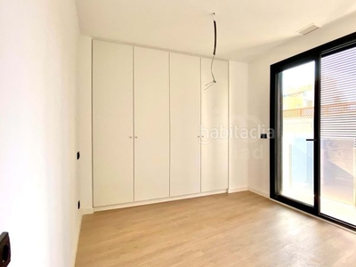 Piso con 2 habitaciones con ascensor, piscina, calefacción y aire acondicionado en Hospitalet de Llobregat (L´)