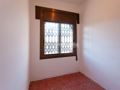 Piso con 3 habitaciones con ascensor y calefacción en Barcelona