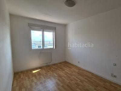 Piso con 3 habitaciones con vistas a la montaña en Coslada