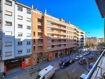 Piso en alquiler en Los Olivos de 2 habitaciones con terraza y muebles