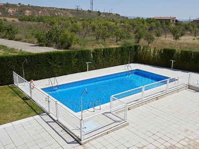 Piso en alquiler en Portillejo - Valdegastea de 3 habitaciones con piscina y jardín