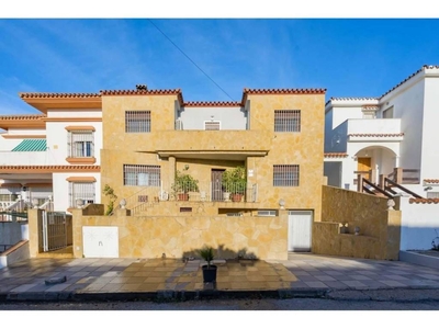 Venta Casa adosada en Calle Bailen San Roque. Buen estado con terraza 369 m²