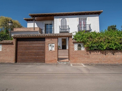 Venta Casa unifamiliar en Vista Nevada Armilla. Con terraza 304 m²