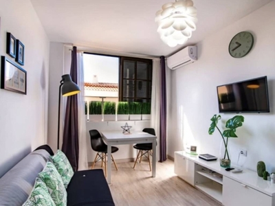 Venta Piso Arona. Piso de una habitación en Avenida de Suecia 6. Muy buen estado segunda planta