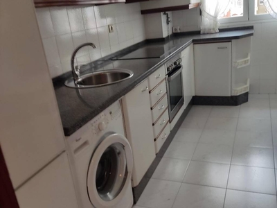 Venta Piso en Calle Rio Valderaduey. León. Buen estado segunda planta plaza de aparcamiento