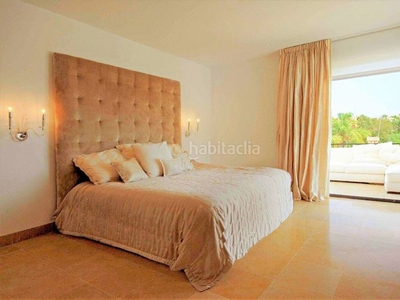 Alquiler casa con 6 habitaciones amueblada con parking, piscina, aire acondicionado, jardín y vistas a la montaña en Marbella