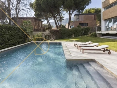 Alquiler casa impresionante casa de diseño vanguardista de 3.000 m2 de parcela con piscina en Pedralbes en Barcelona