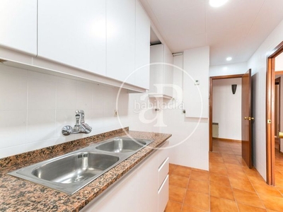 Alquiler piso en alquiler de 3 habitaciones exteriores en la calle saragossa en Barcelona