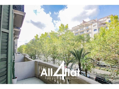 Alquiler piso espectacular vivienda en finca señorial, de 269 m², con 4 habitaciones dobles, 4 baños completos, terraza, amueblado en Barcelona
