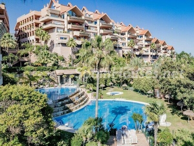 Apartamento en venta en Nueva Andalucía, Marbella