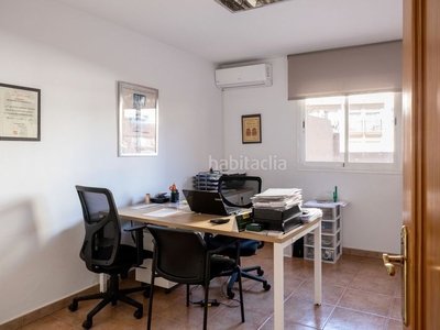 Apartamento una excelente oportunidad para un negocio, o para renovar un apartamento en una casa grande. en Fuengirola