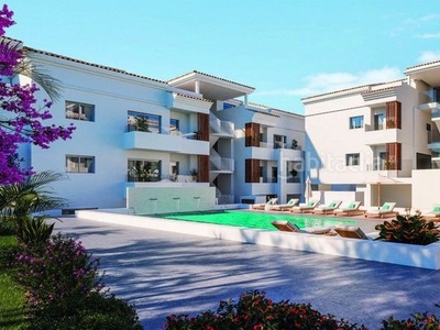 Ático con 3 habitaciones con parking, piscina y aire acondicionado en Fuengirola