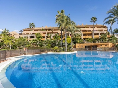 Ático oportunidad de lujo con vistas al mar junto a las mejores playas . en Marbella