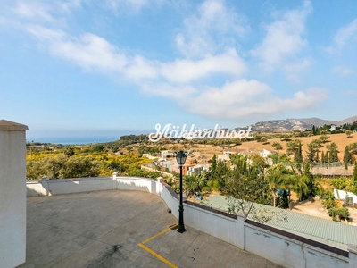 Casa adosada con 2 habitaciones con vistas al mar en Nerja