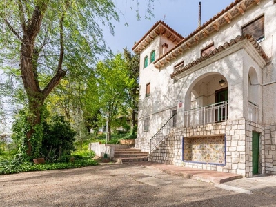 Casa con 10 habitaciones con parking, piscina, calefacción y aire acondicionado en Alcalá de Henares