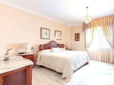 Casa con 4 habitaciones con parking, calefacción y aire acondicionado en Fuengirola