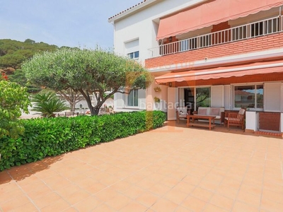 Casa enamórate del verano y del maresme en esta casa de premia de dalt, piscina, jardin y vistas!!! en Premià de Dalt