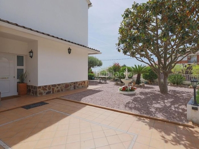 Casa en premia de dalt con piscina , jardin y vistas al mar!!! en Premià de Dalt